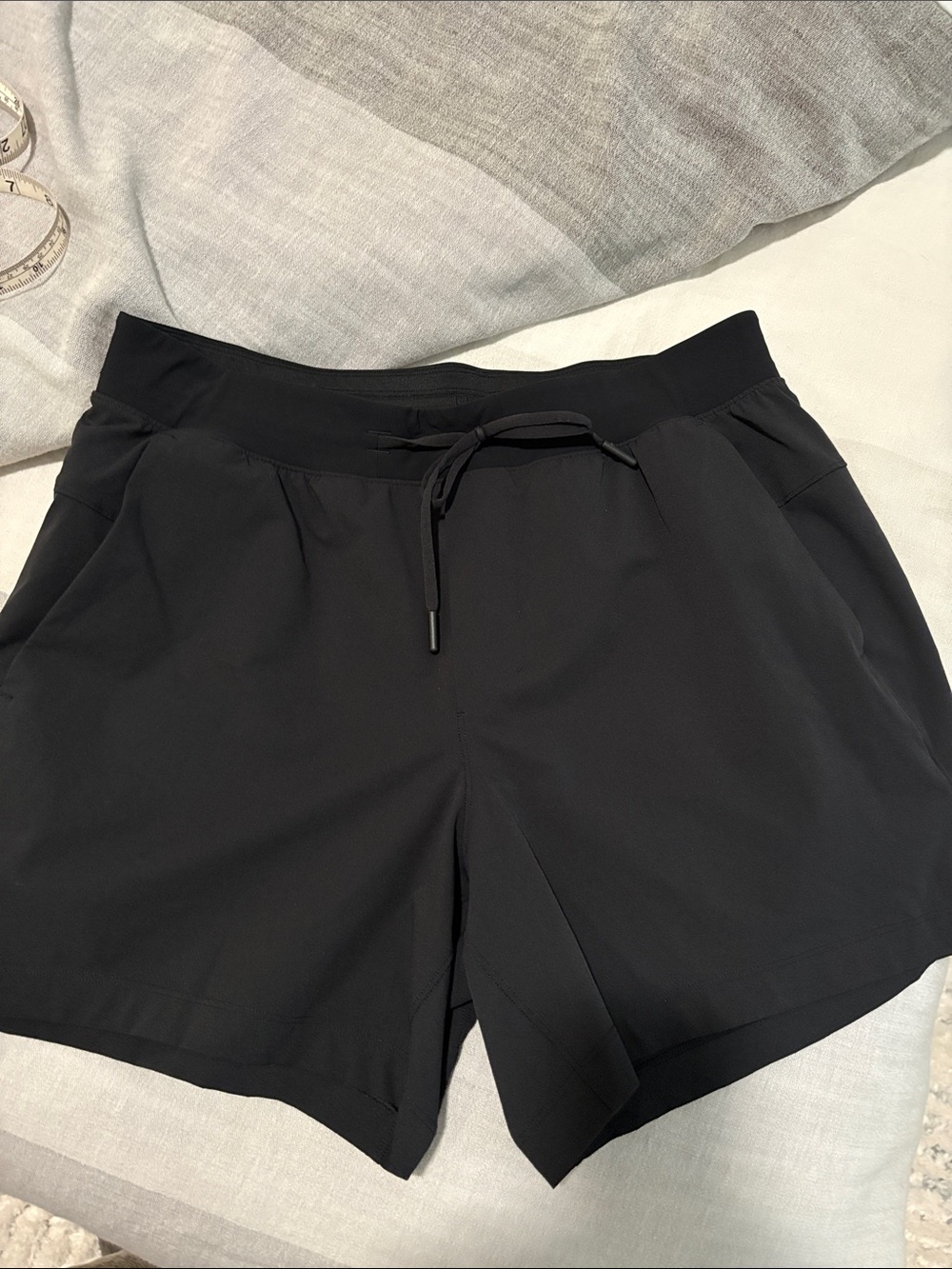 lululemon athletica Black Men’s Athletic Drawstring Shorts 5”
